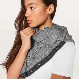 Lululemon Vinyasa Scarf - Black and White